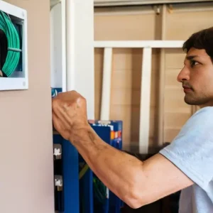 Полезные советы по подготовке квартиры к замене проводки